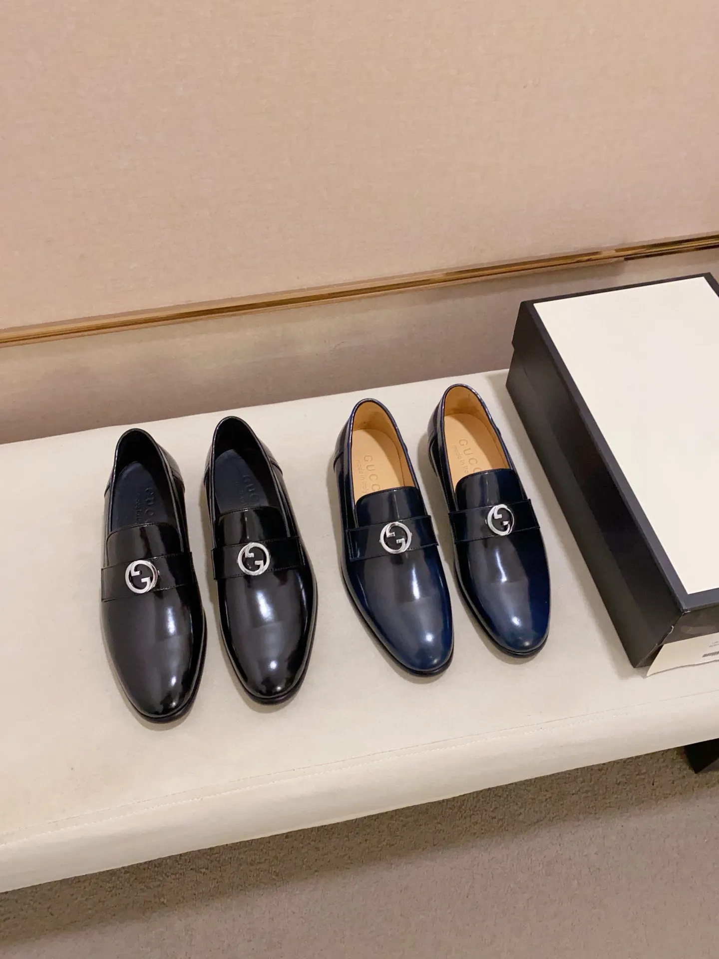 Men's shoes 💰: 520💰 (GUCCI) new series ss hot new products 💢 💠 Casual leather shoes 👞, first layer of cowhide, upper hardware buckles and logo on the sides of the shoe, brand logo on the insole and sole 💠 💎Upper: 100% cowhide 💎Inner: cowhide/100% 💎Feet: cowhide/100% 💎Sole: rubber/100% 💎SIZE: 38 39 40 41 42 43 44 Can be customized 45